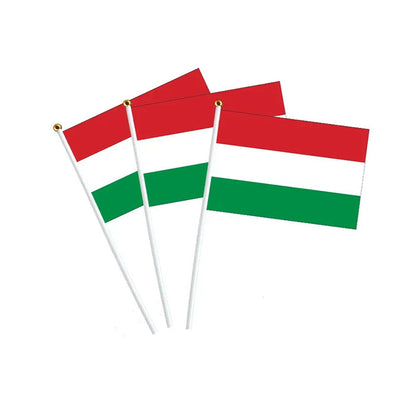 Kis méretű magyar zászló